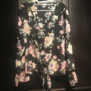 NWOT feminine top. Maurice's. Size large